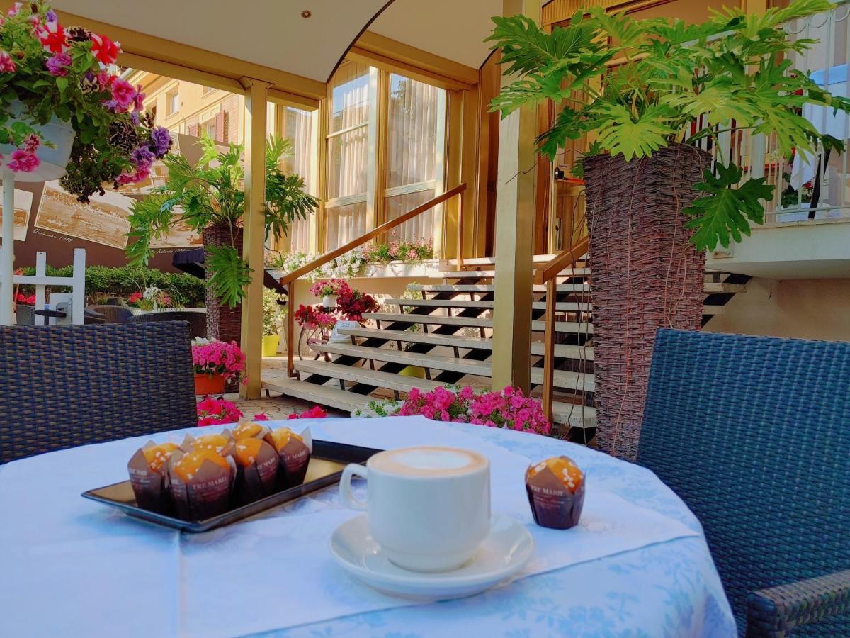Hotel Mia Restaurant Airport Ρίμινι Εξωτερικό φωτογραφία